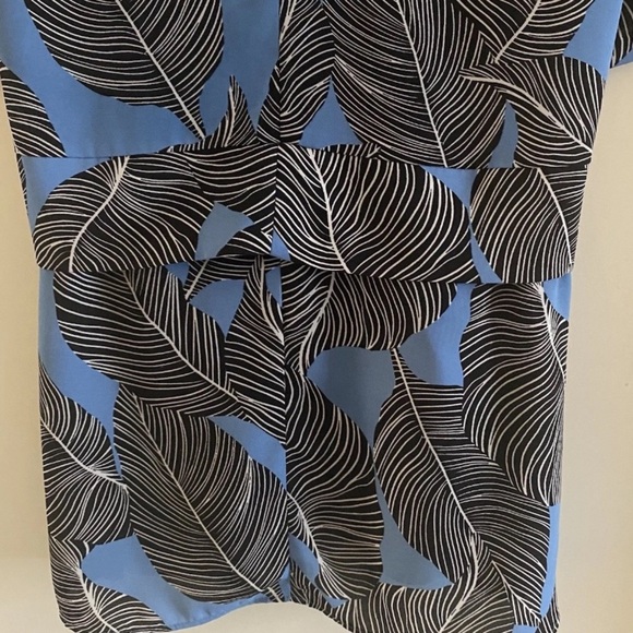 Nine West Blue & Black Leaf Print Tie-Front Blouse Size Large - Picture 4 of 11